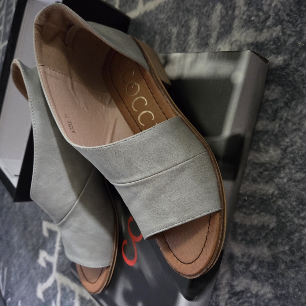 Women's Gray Sandals